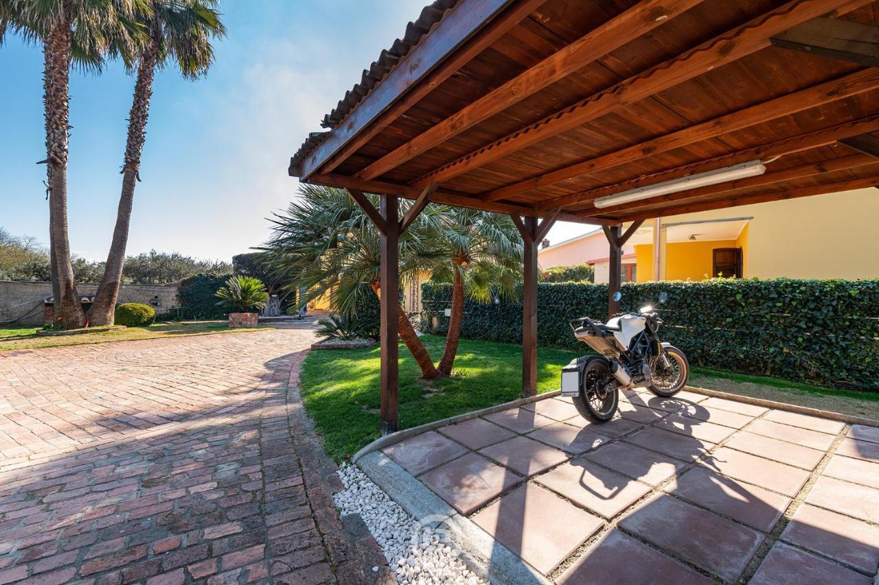 Villa Monica - Suites Иглесиас Екстериор снимка