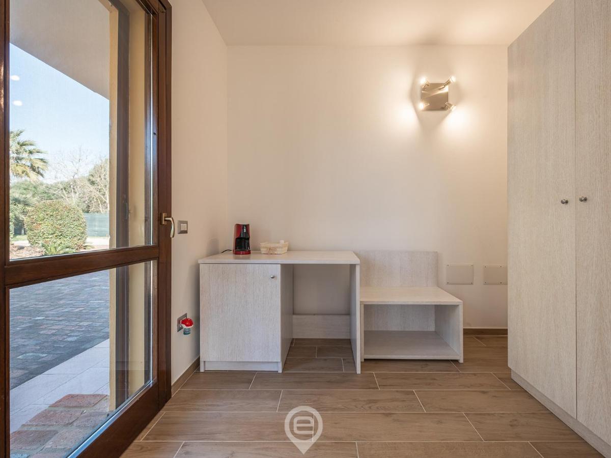 Villa Monica - Suites Иглесиас Екстериор снимка