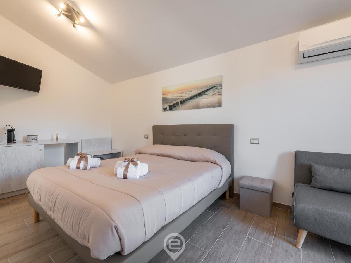 Villa Monica - Suites Иглесиас Екстериор снимка